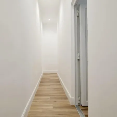 Studio By Hi5- In Downtown *