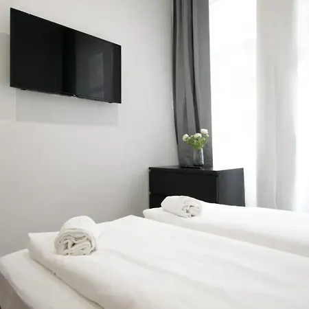 Studio By Hi5- In Downtown