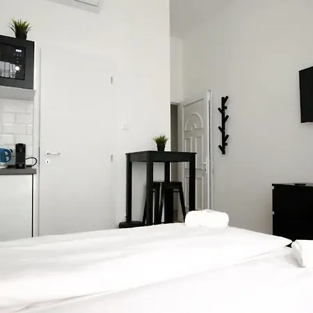 Studio By Hi5- In Downtown Apartment *