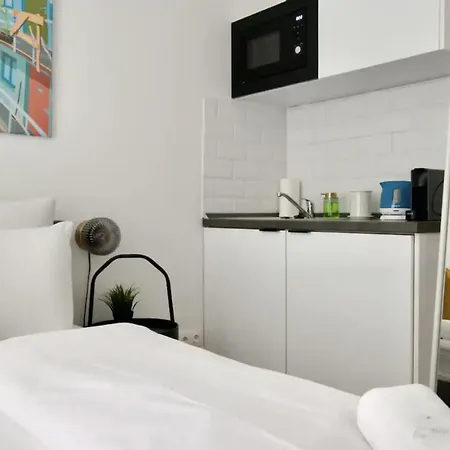 Studio By Hi5- In Downtown